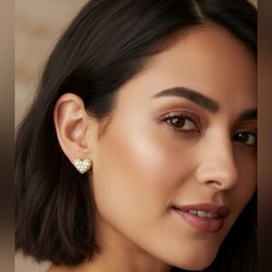 Kendra Scott Ari Heart Gold  White Crystal Earrings With Dust Bag
